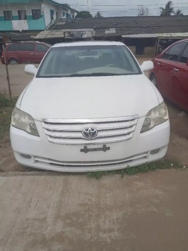 Toyota Avalon - 2005