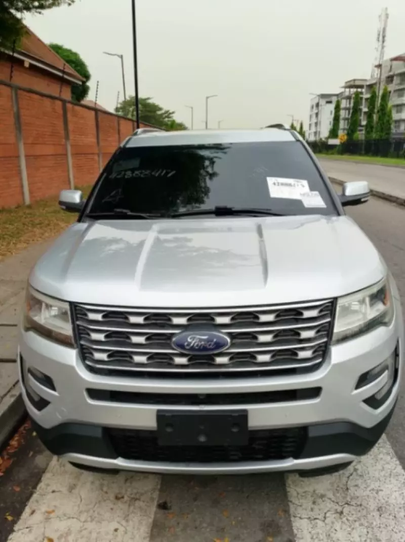 Ford Explorer   - 2016