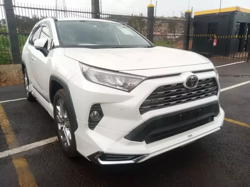 Toyota RAV 4   - 2019