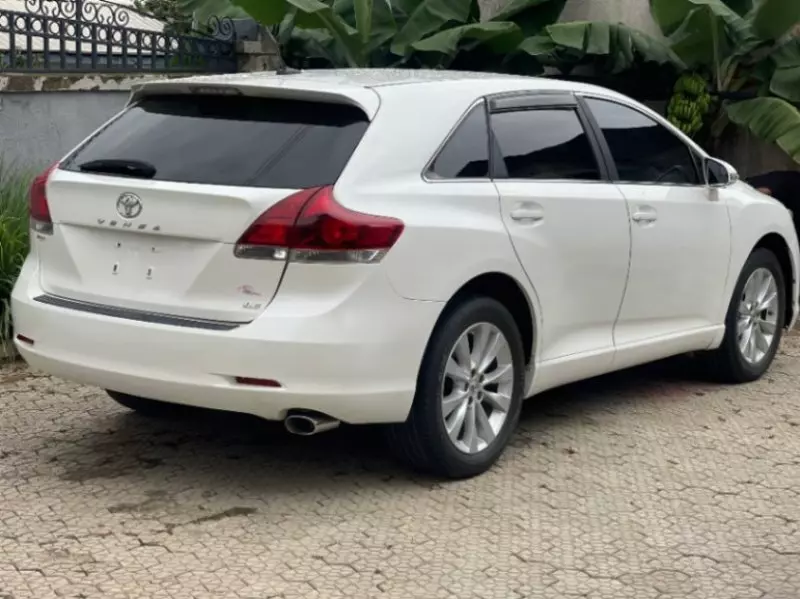 Toyota Venza   - 2015