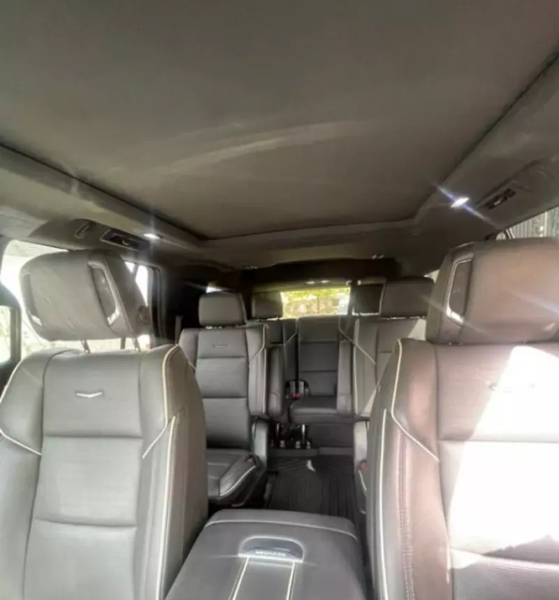 Cadillac Escalade   - 2021