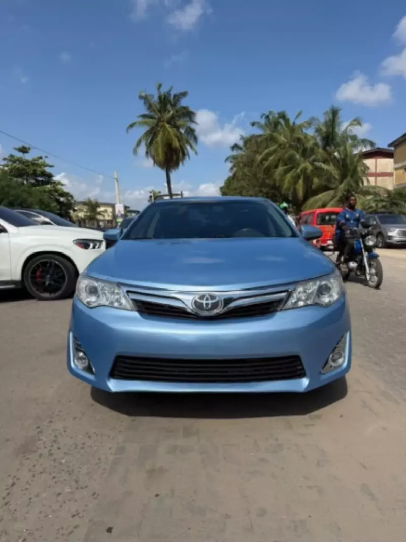 TOYOTA Camry   - 2012