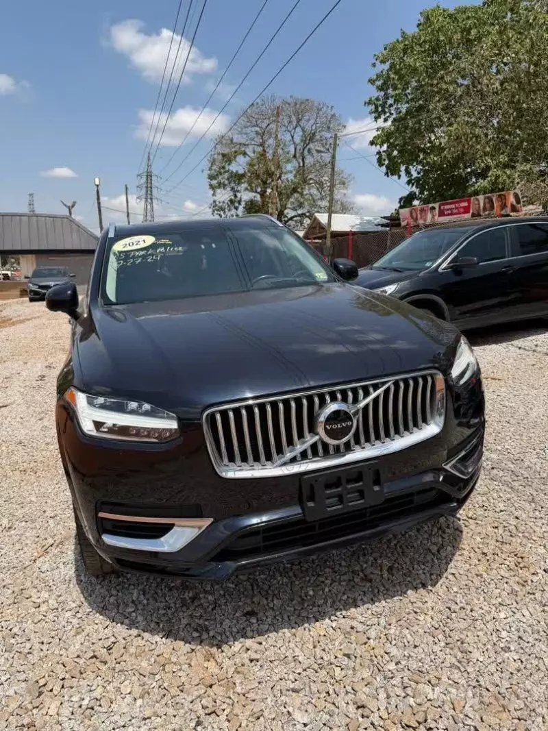 Volvo XC90   - 2021