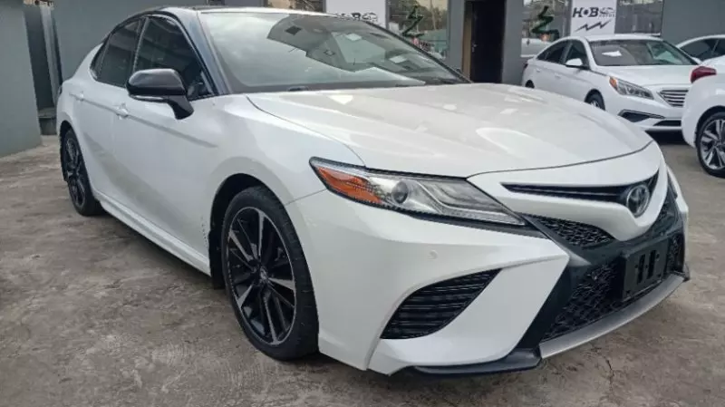 Toyota Camry   - 2018
