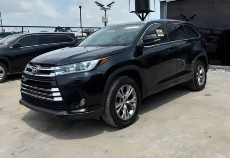 Toyota Highlander   - 2015