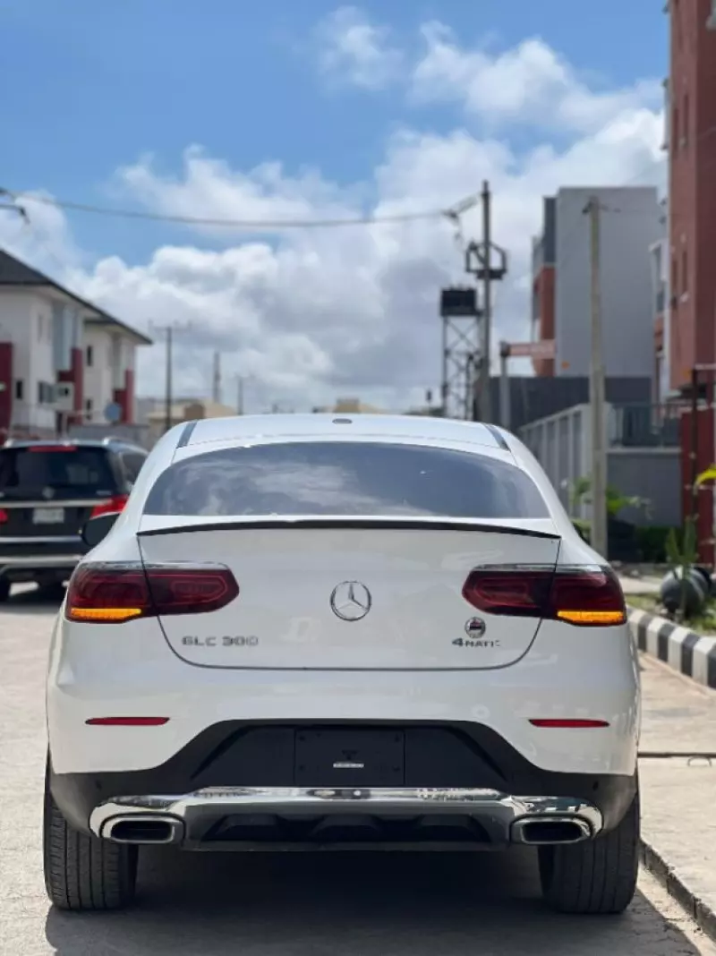Mercedes-Benz GLC 300   - 2021