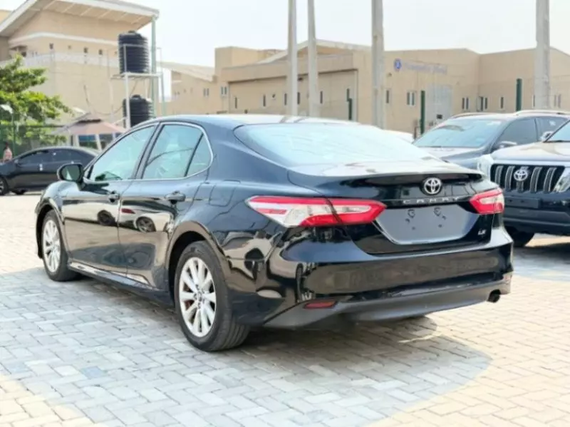 Toyota Camry   - 2018