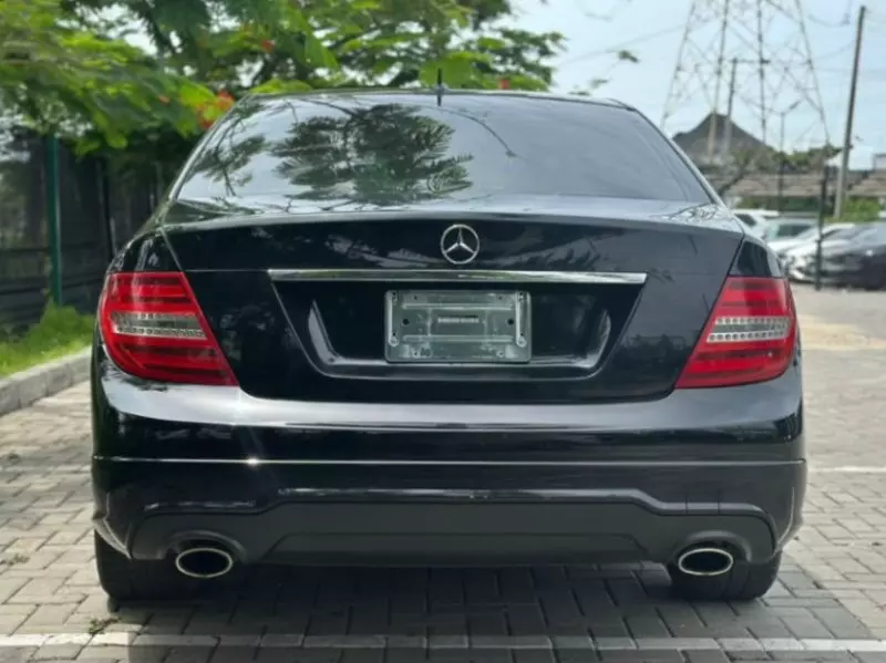 Mercedes-Benz C-class   - 2012