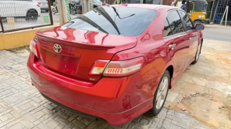 Toyota Camry - 2010