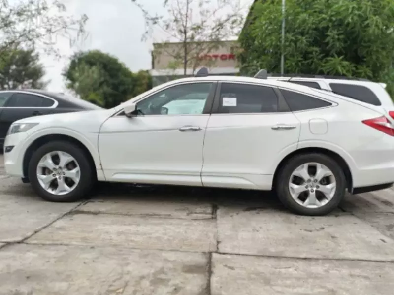 Honda Crosstour   - 2012