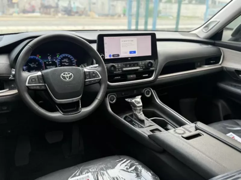 Toyota Grand Highlander   - 2024