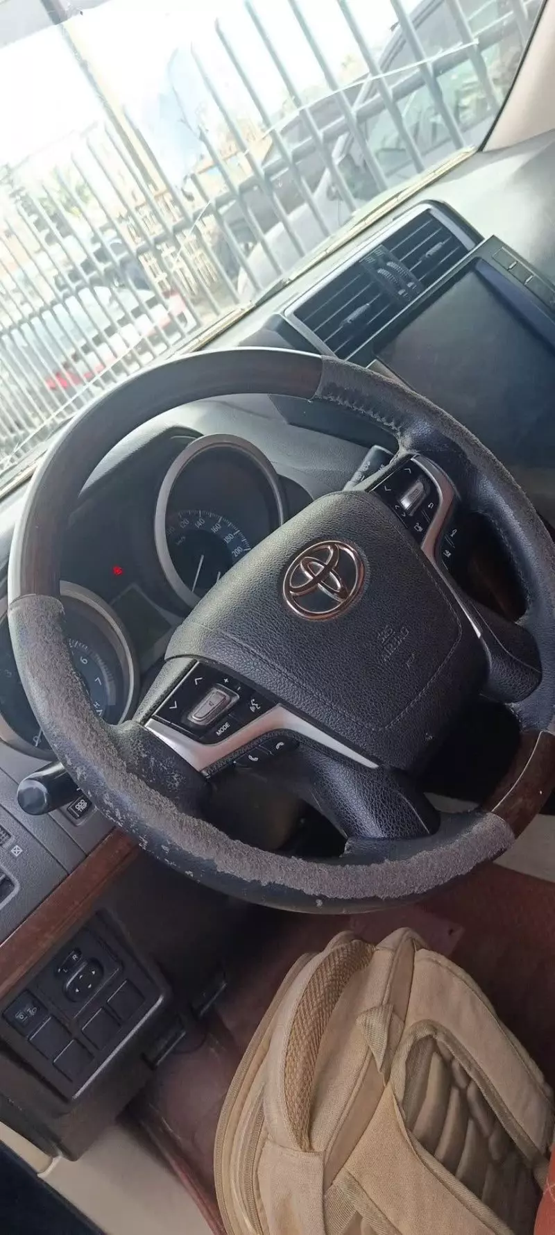 TOYOTA Prado   - 2013