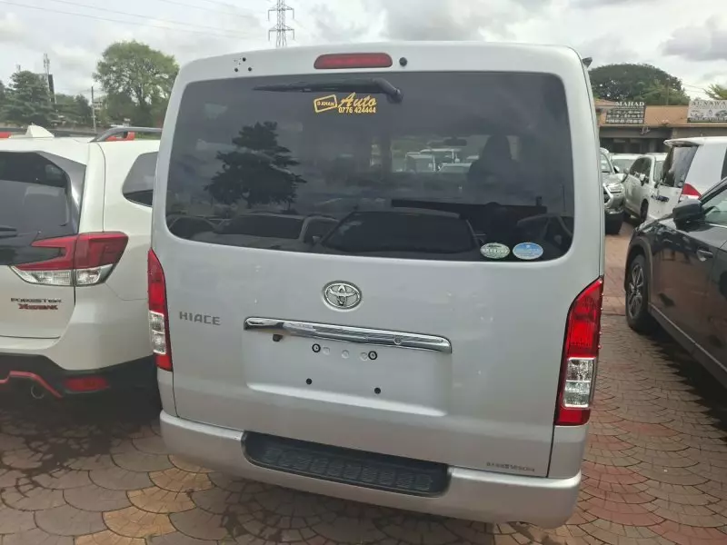 Toyota Hiace   - 2014