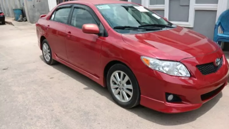 Toyota Corolla   - 2010