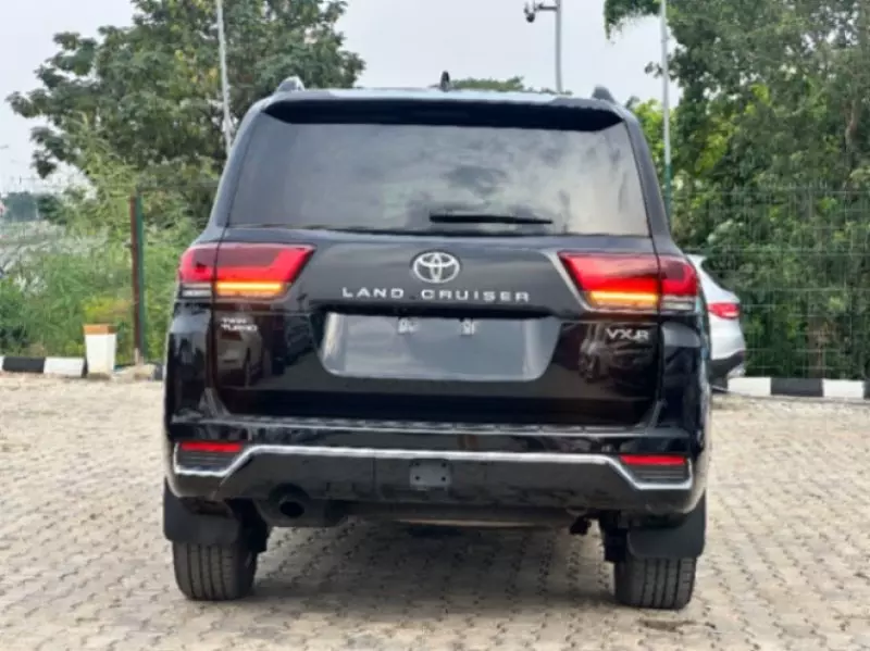 TOYOTA LANDCRUISER VXR   - 2026