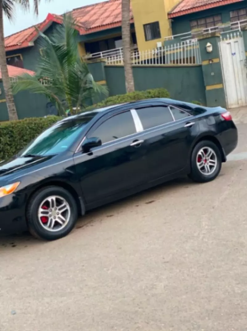 TOYOTA Camry - 2009
