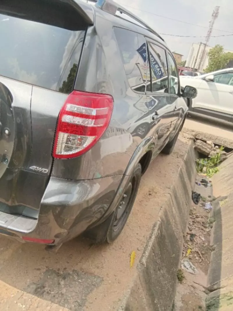 Toyota RAV 4   - 2012