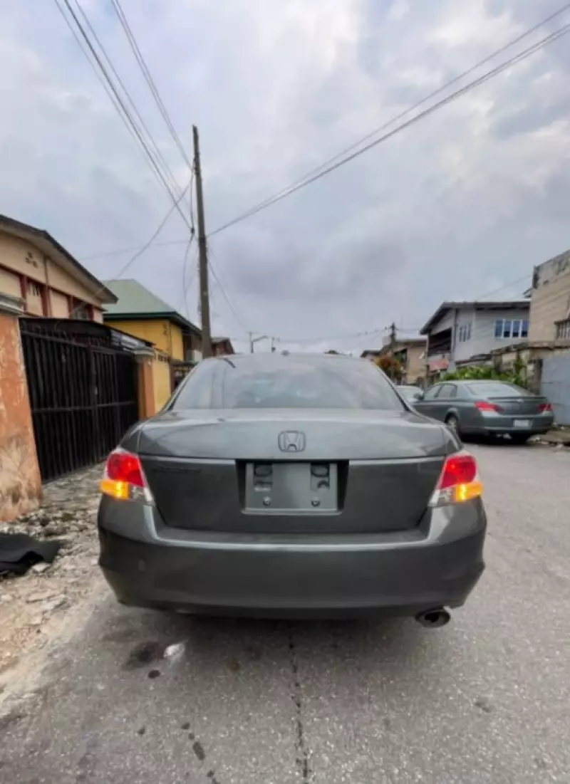 Honda Accord - 2010