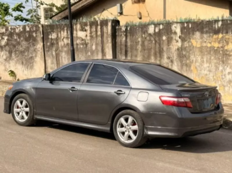 Toyota Camry - 2007