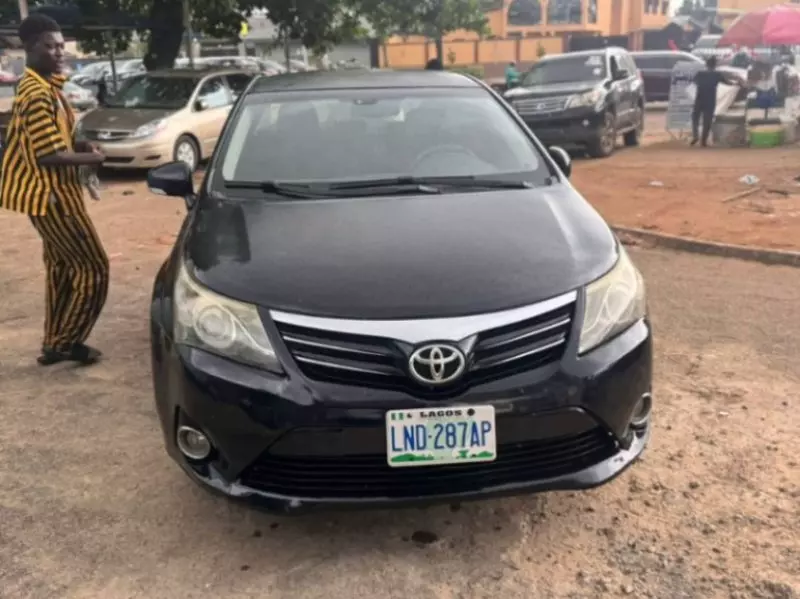 Toyota Avensis - 2013