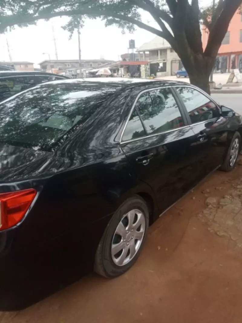 Toyota Camry   - 2013