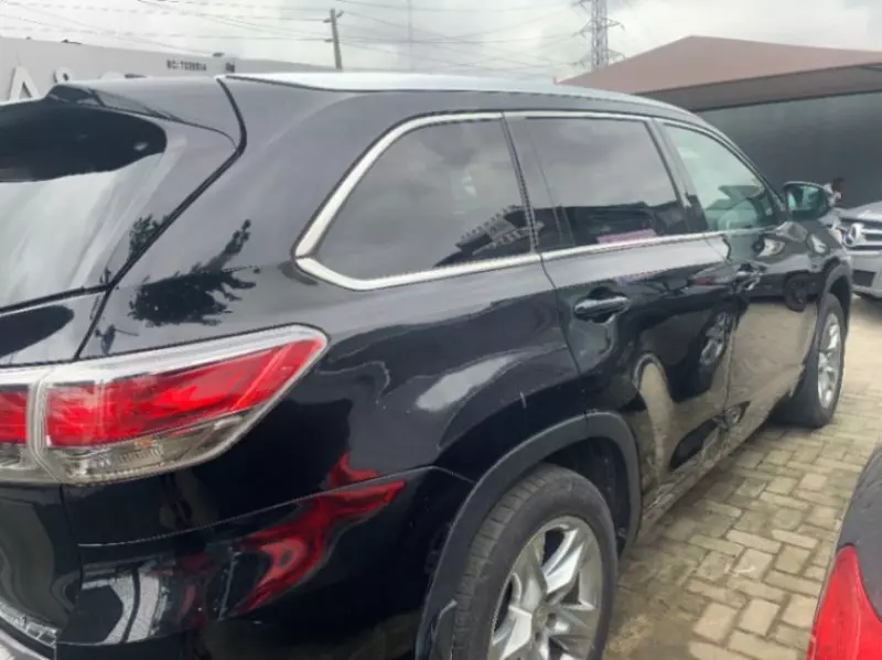 Toyota Highlander   - 2014
