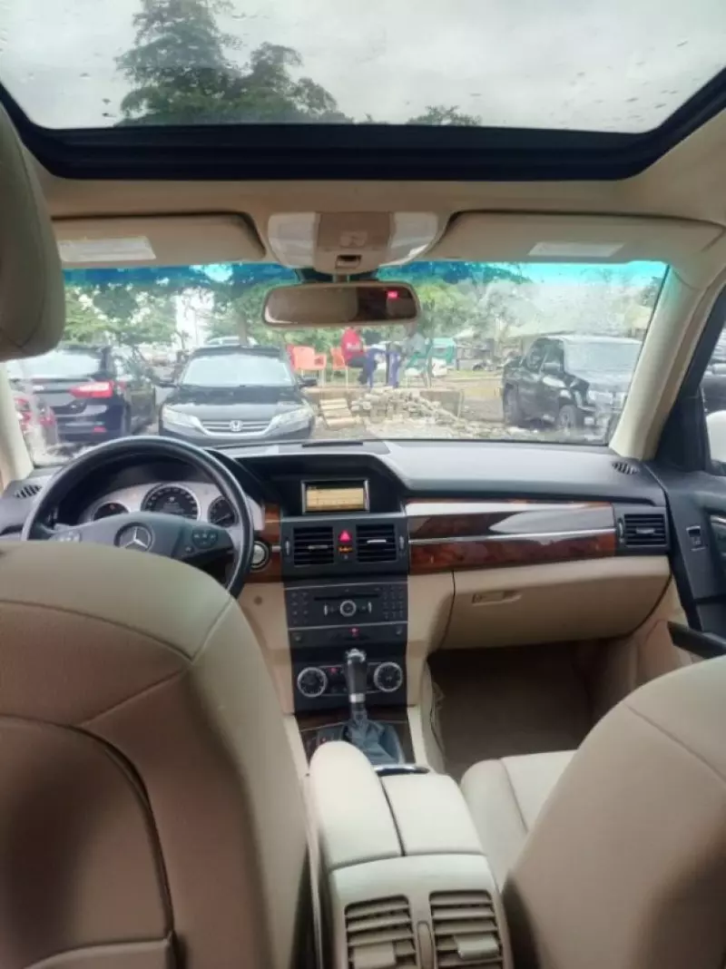 Mercedes-Benz GLK 350   - 2012