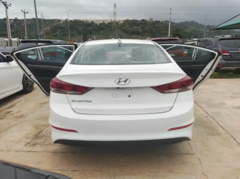 Hyundai Elantra   - 2018