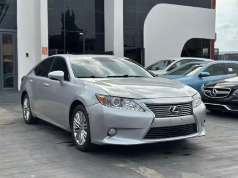 Lexus ES - 2013