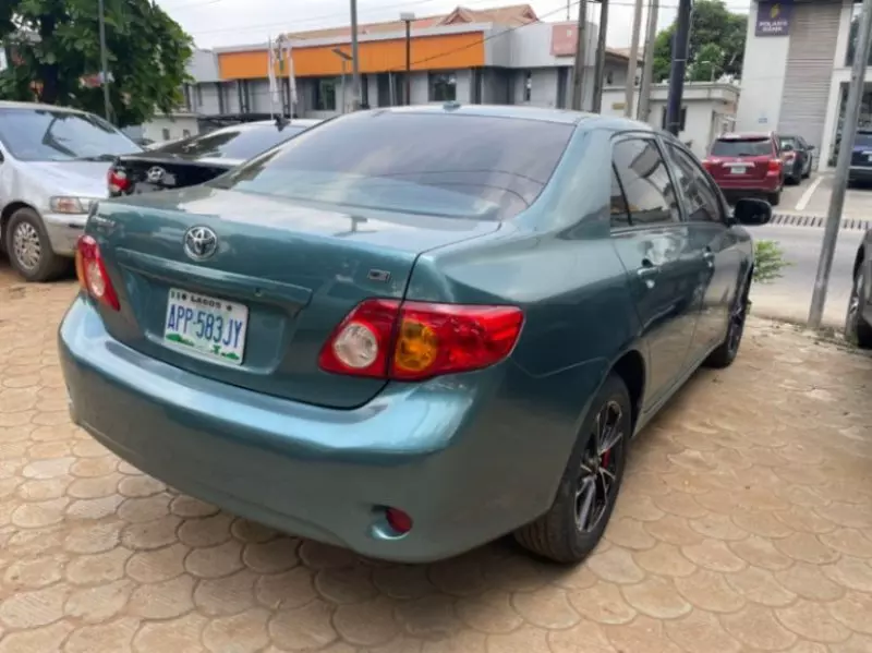 Toyota Corolla - 2009
