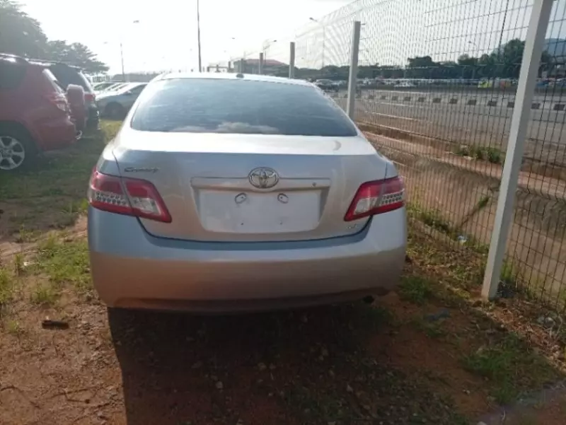 TOYOTA Camry   - 2010