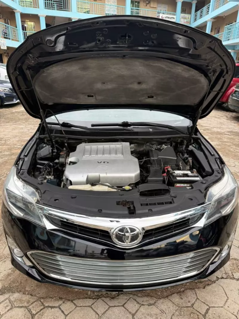 Toyota Avalon   - 2014