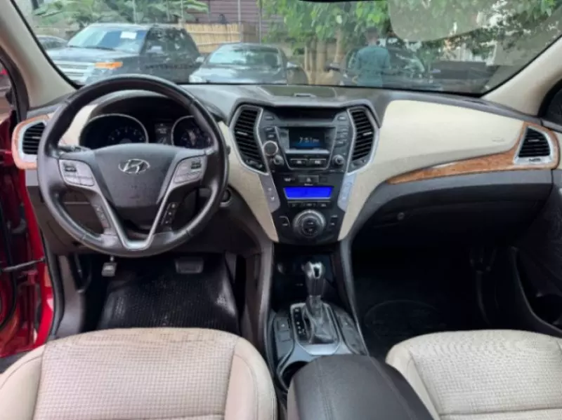 Hyundai Santa Fe   - 2014