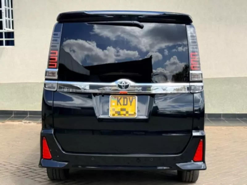 TOYOTA Voxy    - 2019
