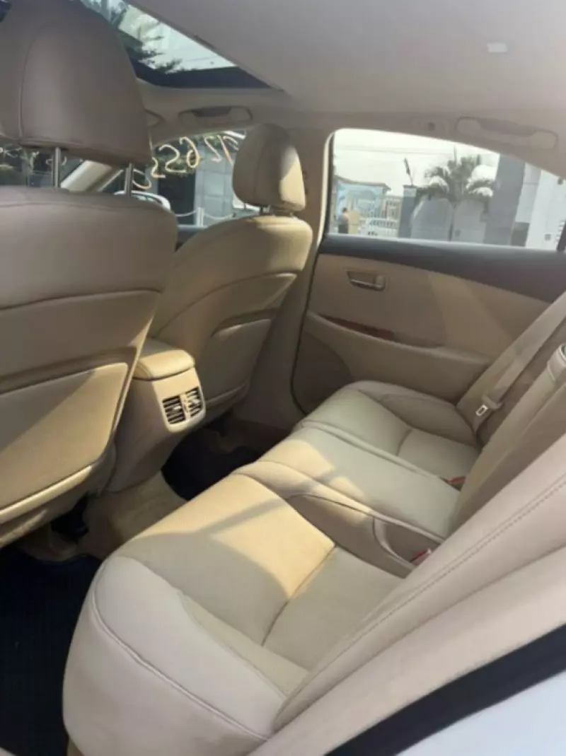 Lexus ES 350   - 2011