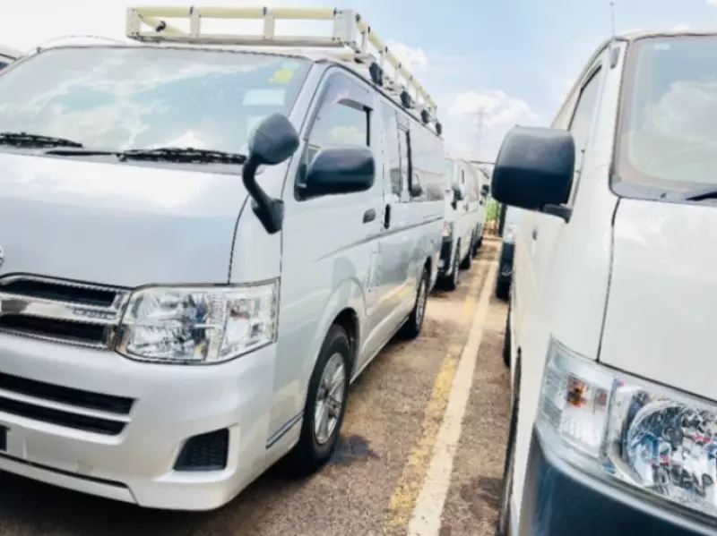TOYOTA Hiace   - 2012