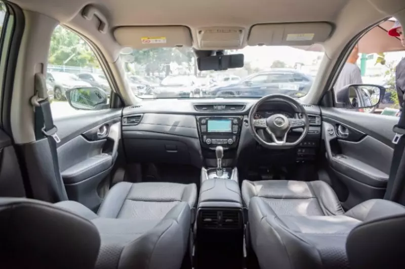 Nissan X-TRAIL    - 2018