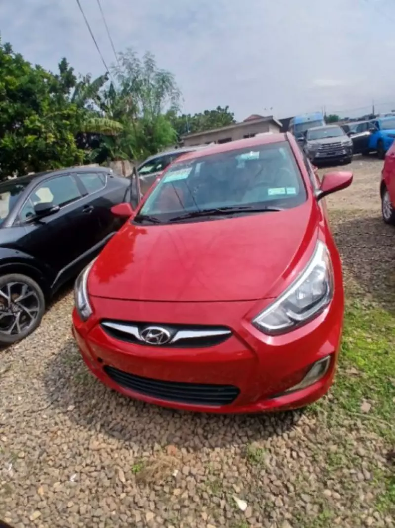 Hyundai Accent   - 2016