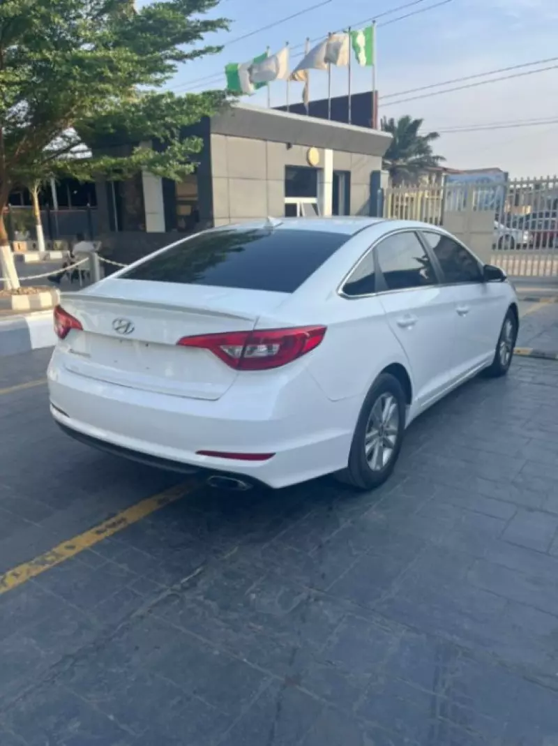 Hyundai Sonata   - 2015