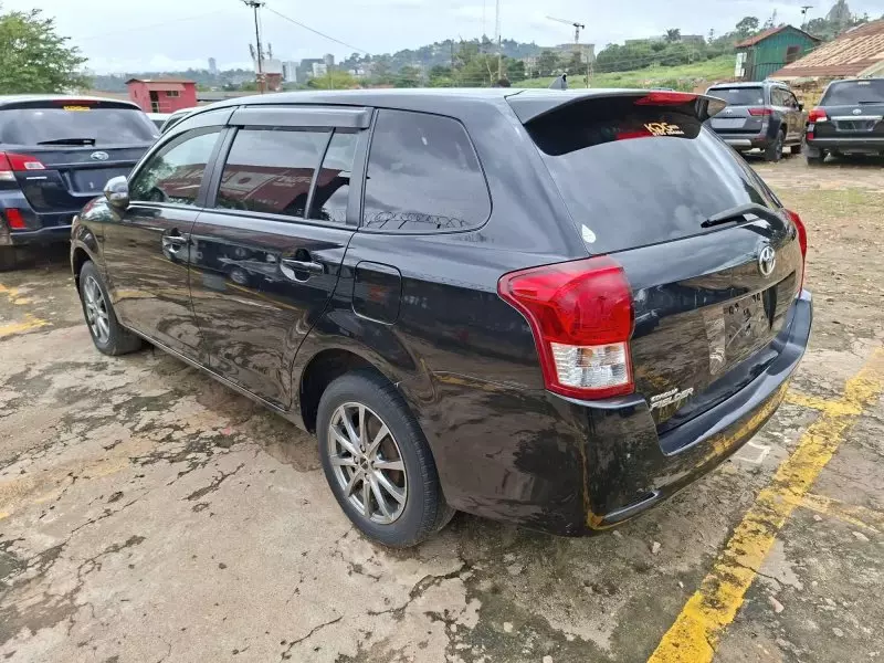 Toyota Fielder    - 2012