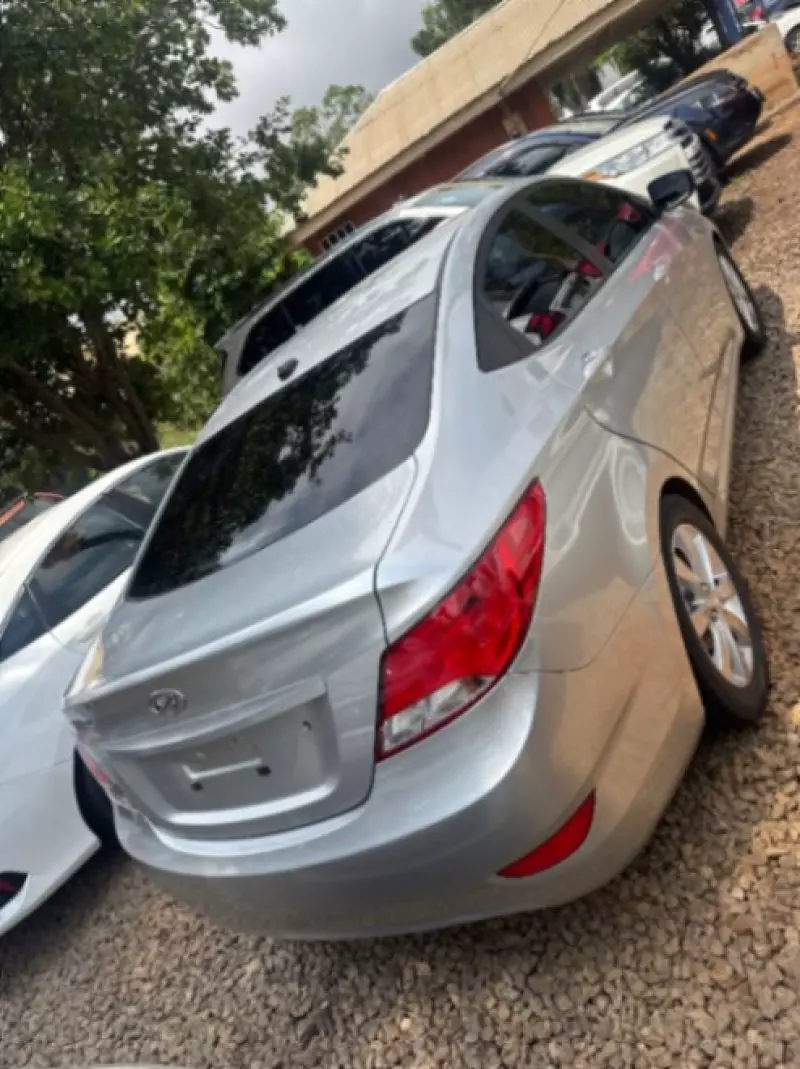Hyundai Accent RB   - 2016