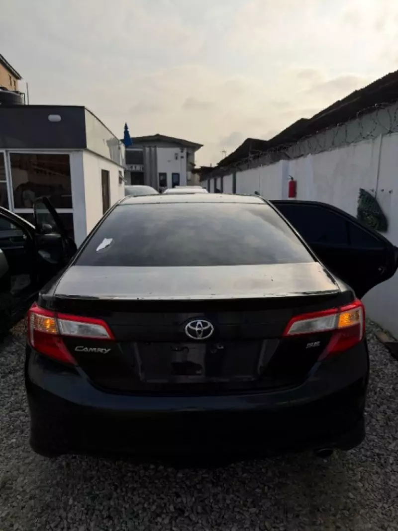 TOYOTA Camry   - 2012