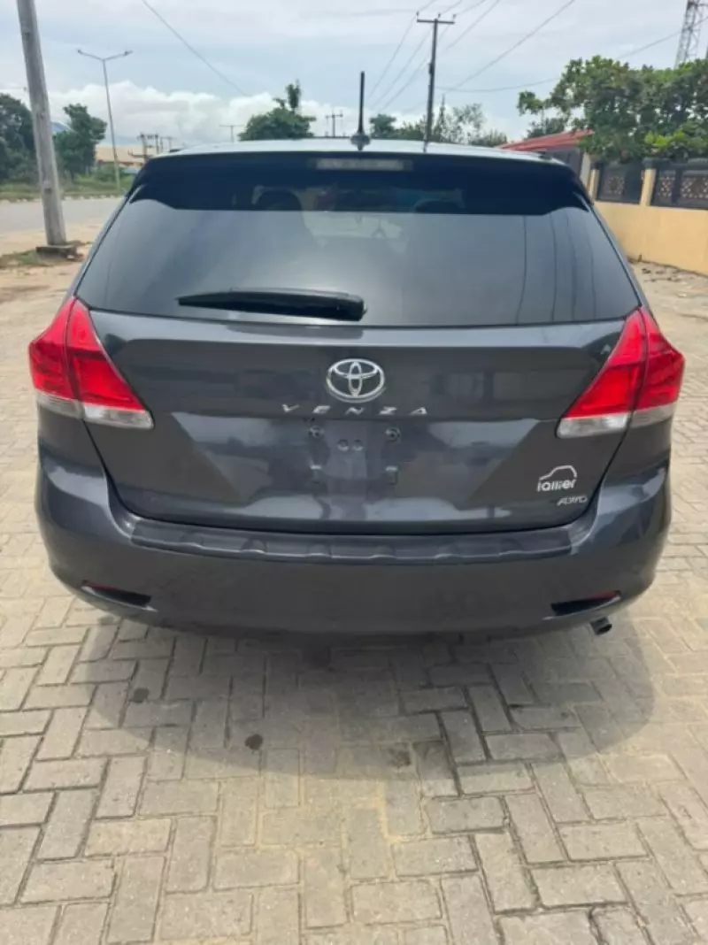 TOYOTA Venza - 2011