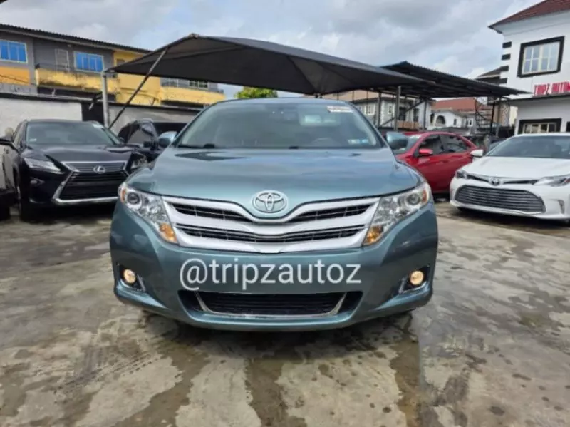 Toyota Venza   - 2010