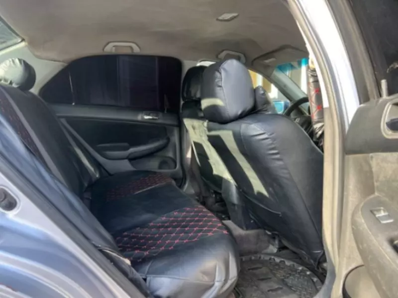 Honda Accord   - 2005