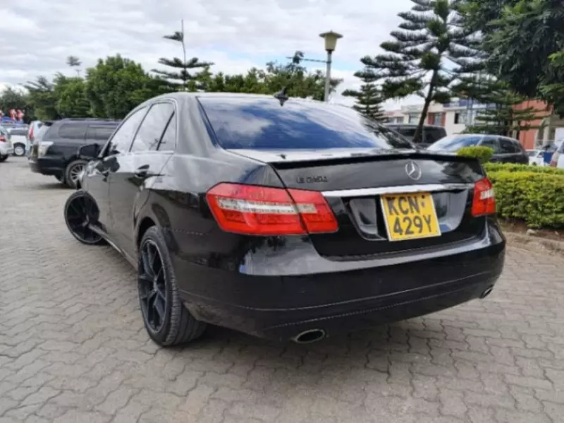 Mercedes-Benz E 250   - 2011