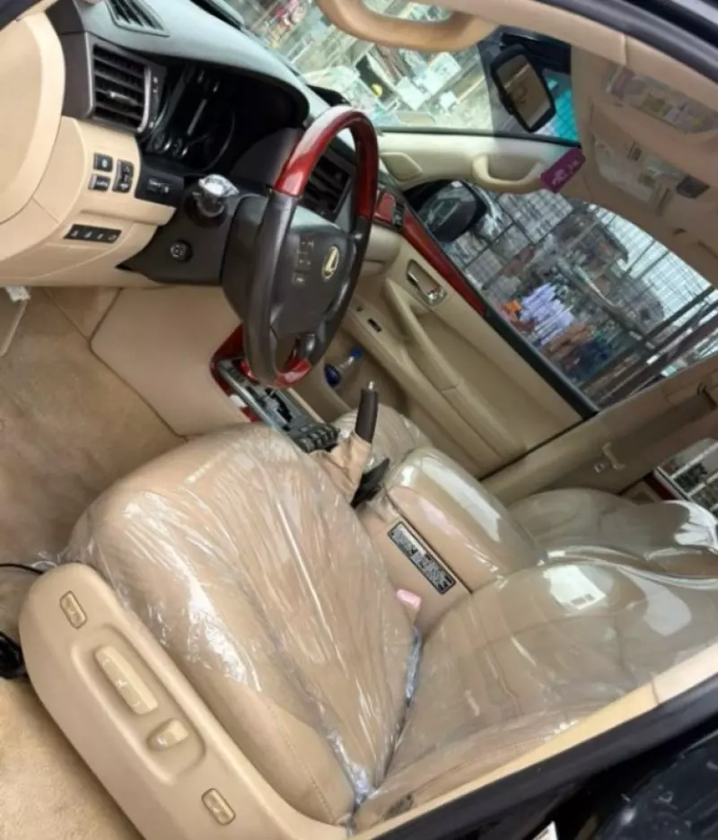 Lexus LX   - 2009