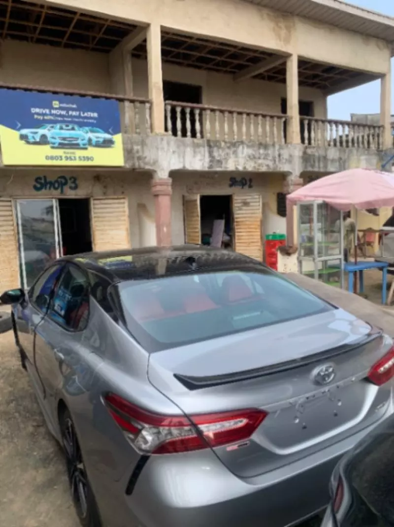 Toyota Camry   - 2019