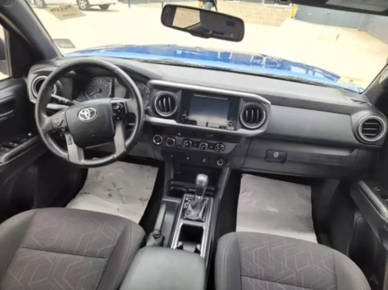Toyota Tacoma   - 2017