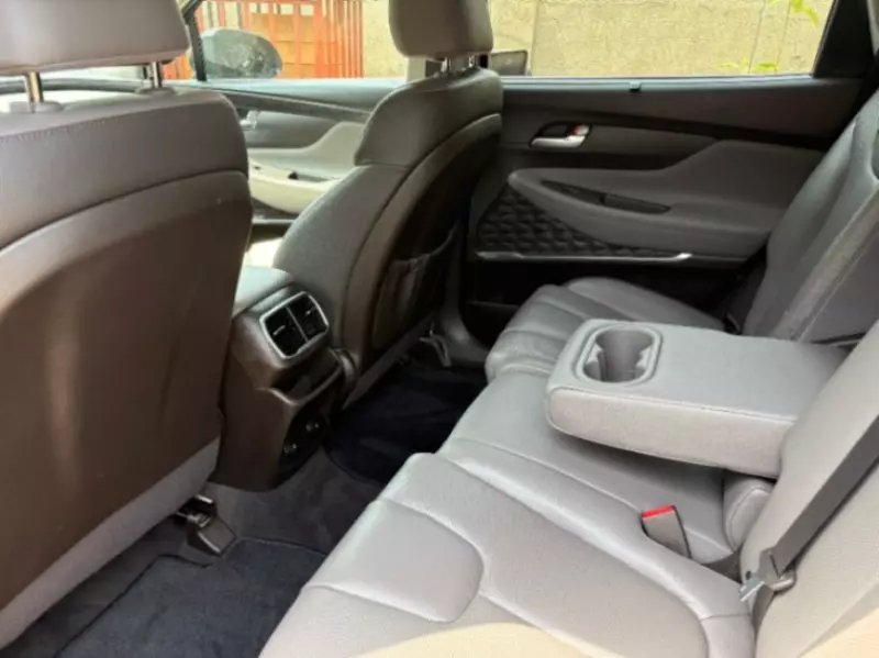 Hyundai Santa Fe   - 2020